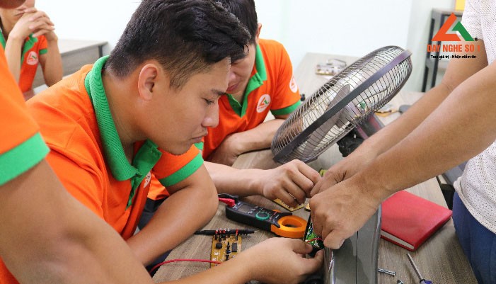 Đào tạo nghề sửa chữa quạt điện