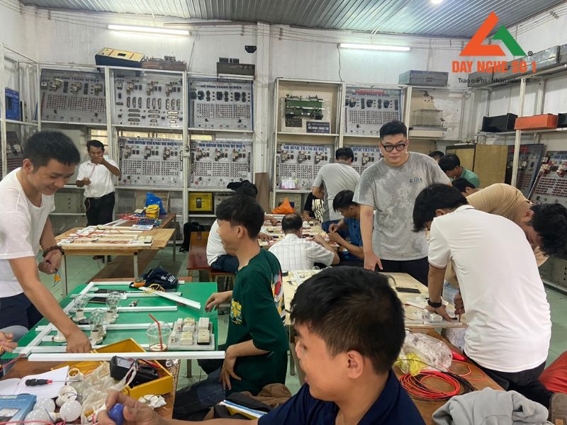Học Điện Dân Dụng Ở Đâu Tốt Nhất Hà Nội?