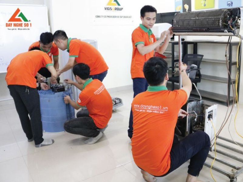 Khóa Học Điện Dân Dụng - Chìa Khóa Vàng Mở Cánh Cửa Tương Lai 