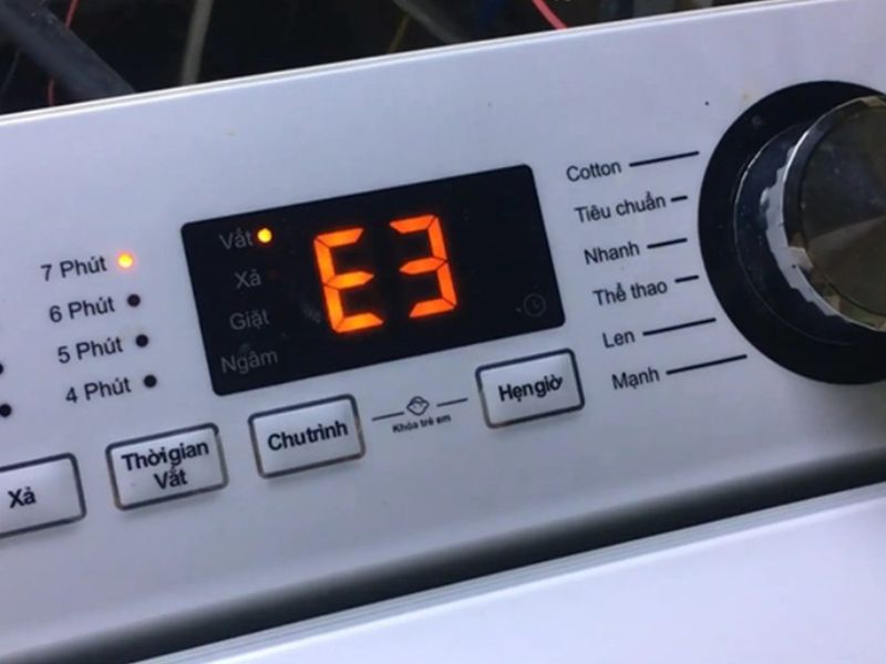Dấu hiệu máy giặt Electrolux báo lỗi E3